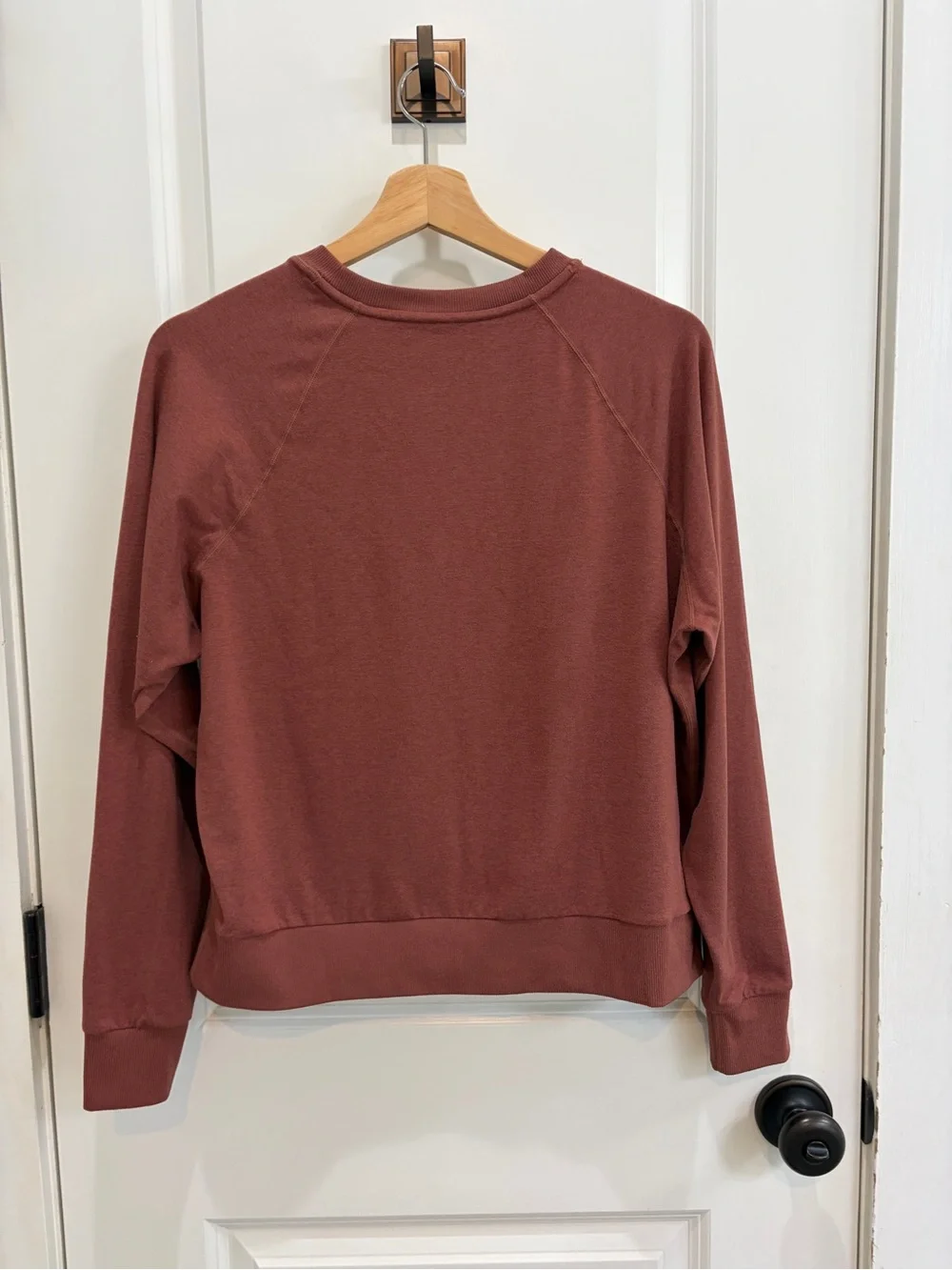 Vuori Women’s Halo Crewneck pullover, Small, Rosewood - Picture 12 of 16